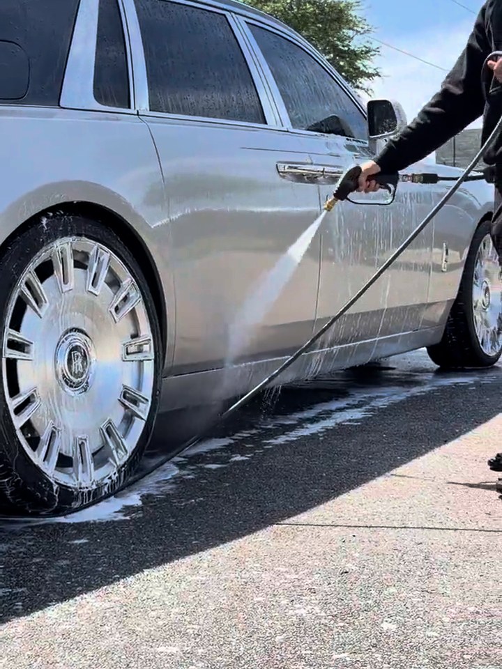 Rolls-Royce wheel and paint being detailed by OCD